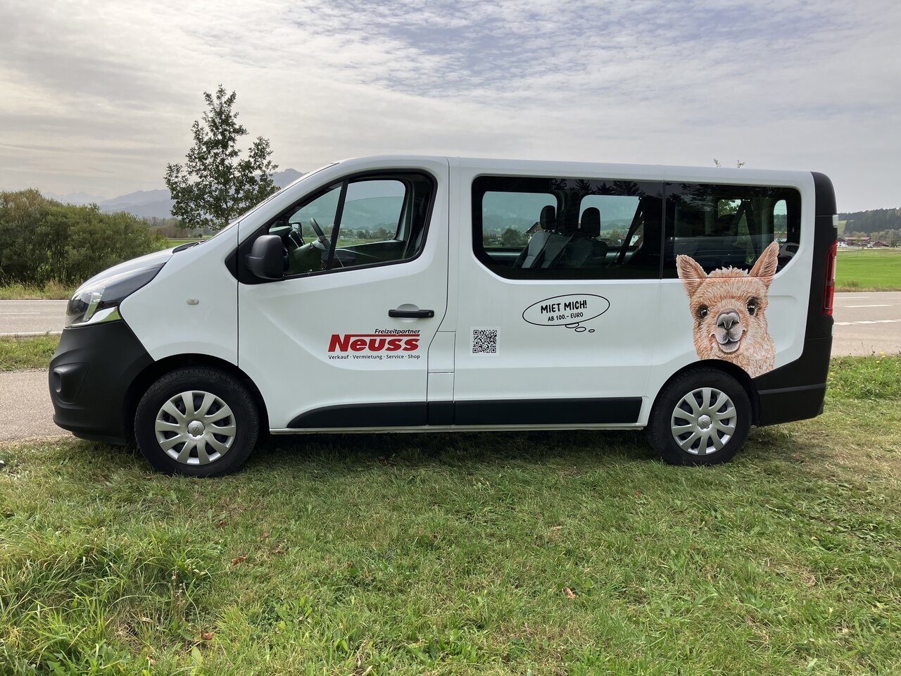 9 seater Opel
